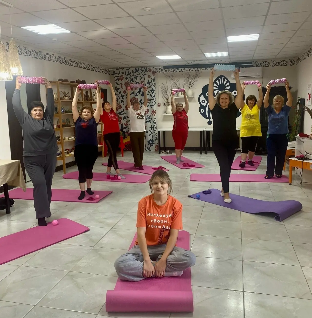 В рамках проекта «Лепим жизнь» проходят занятия по телесно‑ориентированной терапии. Спе...