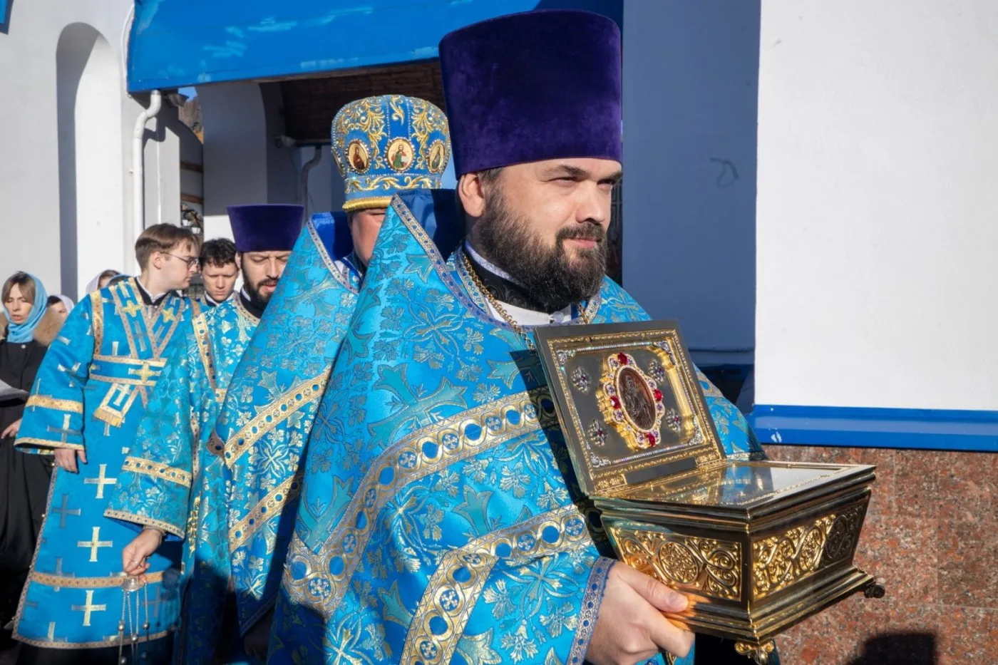Верующие Ханты-Мансийска совершили торжественный Крестный ход
