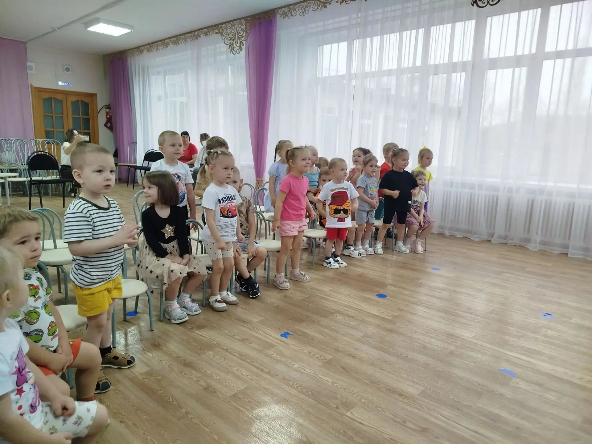 Сегодня стены нашего ДОУ наполнились звонким детским смехом, восторженными криками и......