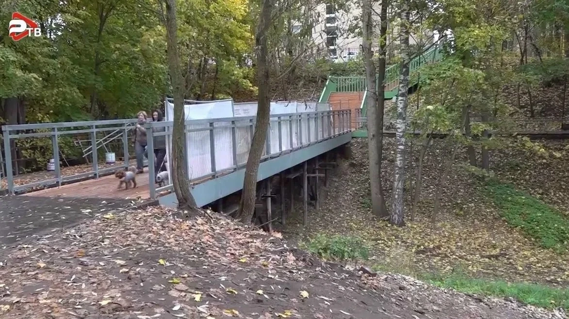 ⚒ Новую лестницу и мост построили на входе в Раменский парк