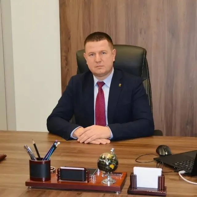 ⚡️Виталий Кутоманов покидает должность главы Краснояружского округа.