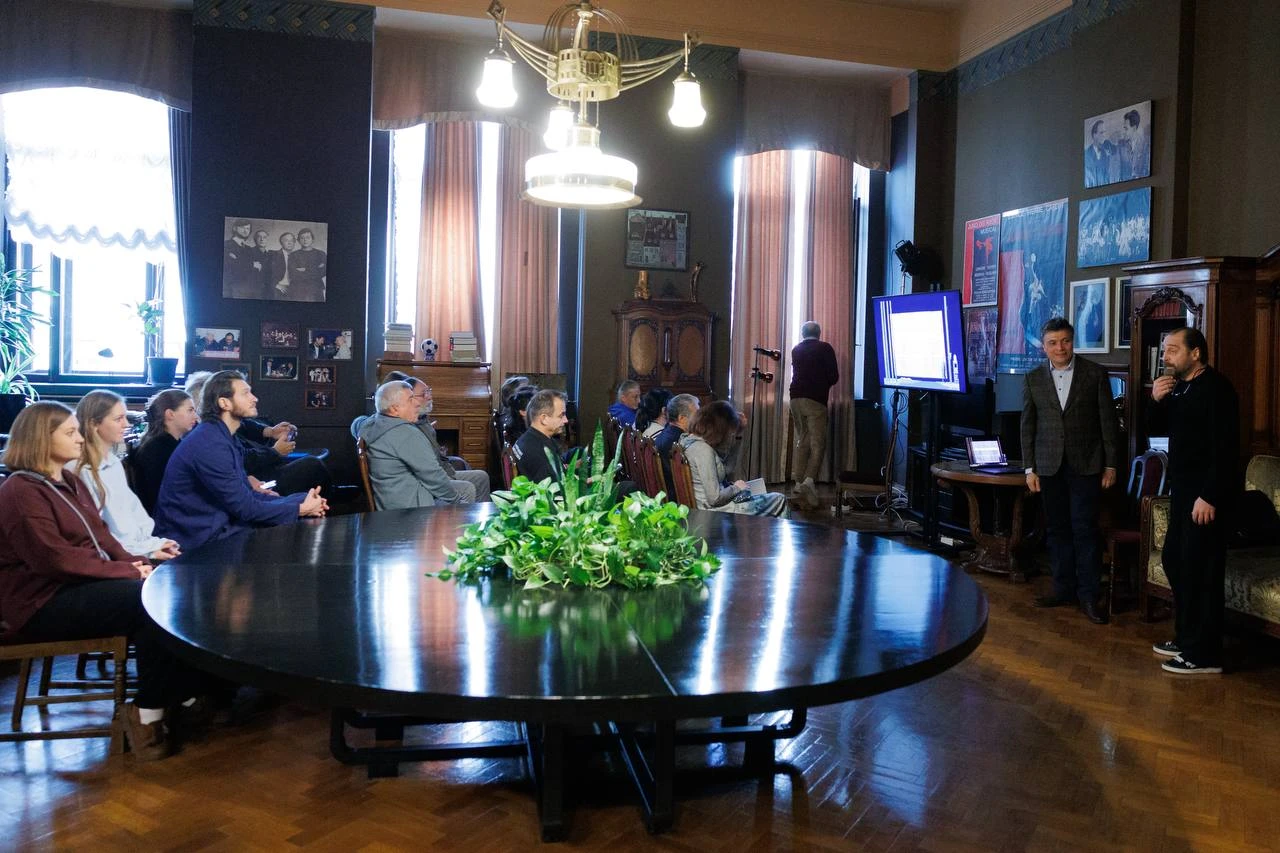 В «Ленкоме Марка Захарова» состоялась приемка макета грядущей премьеры. Спектакль «Дядя...