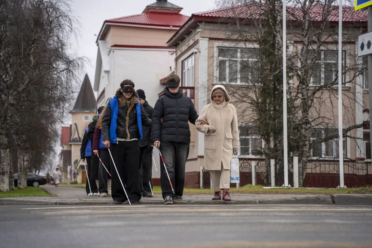В Ненецком АО в Международный день белой трости прошла акция «Мир на ощупь»