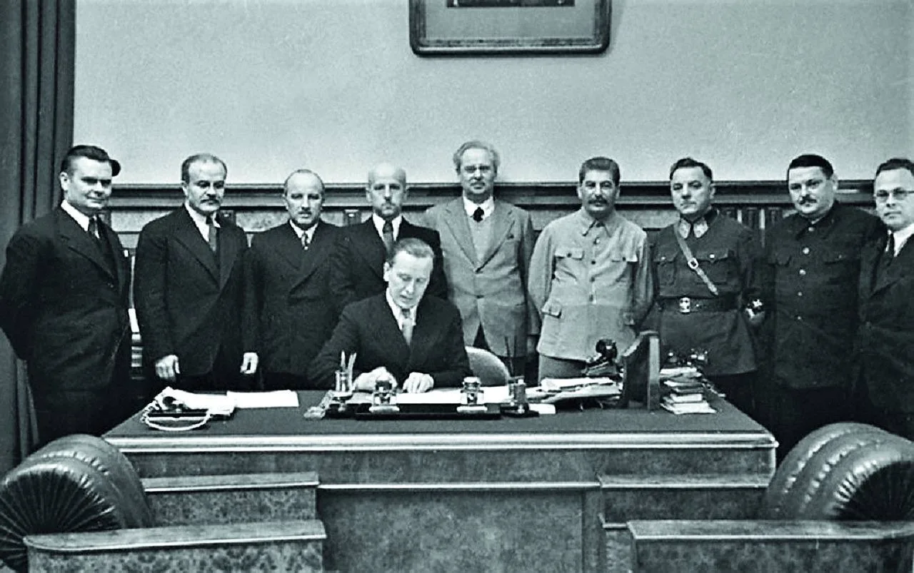 11 октября 1939 года был подписан советско-литовский договор. Советский Союз передал Ли...