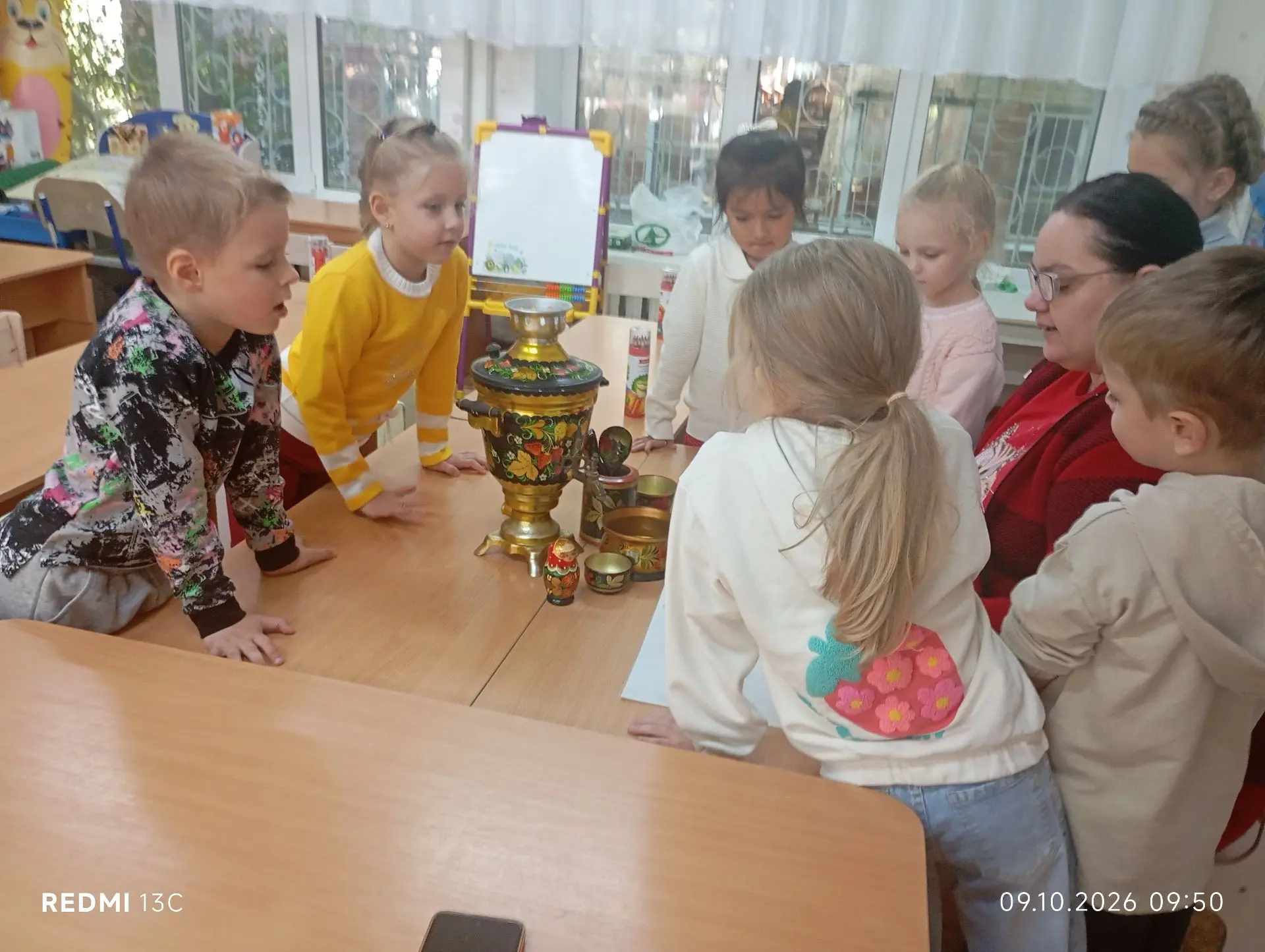🎉 Волшебное путешествие в мир хохломы в группе «Клубничка»! 🎉В группе «Клубничка» про...