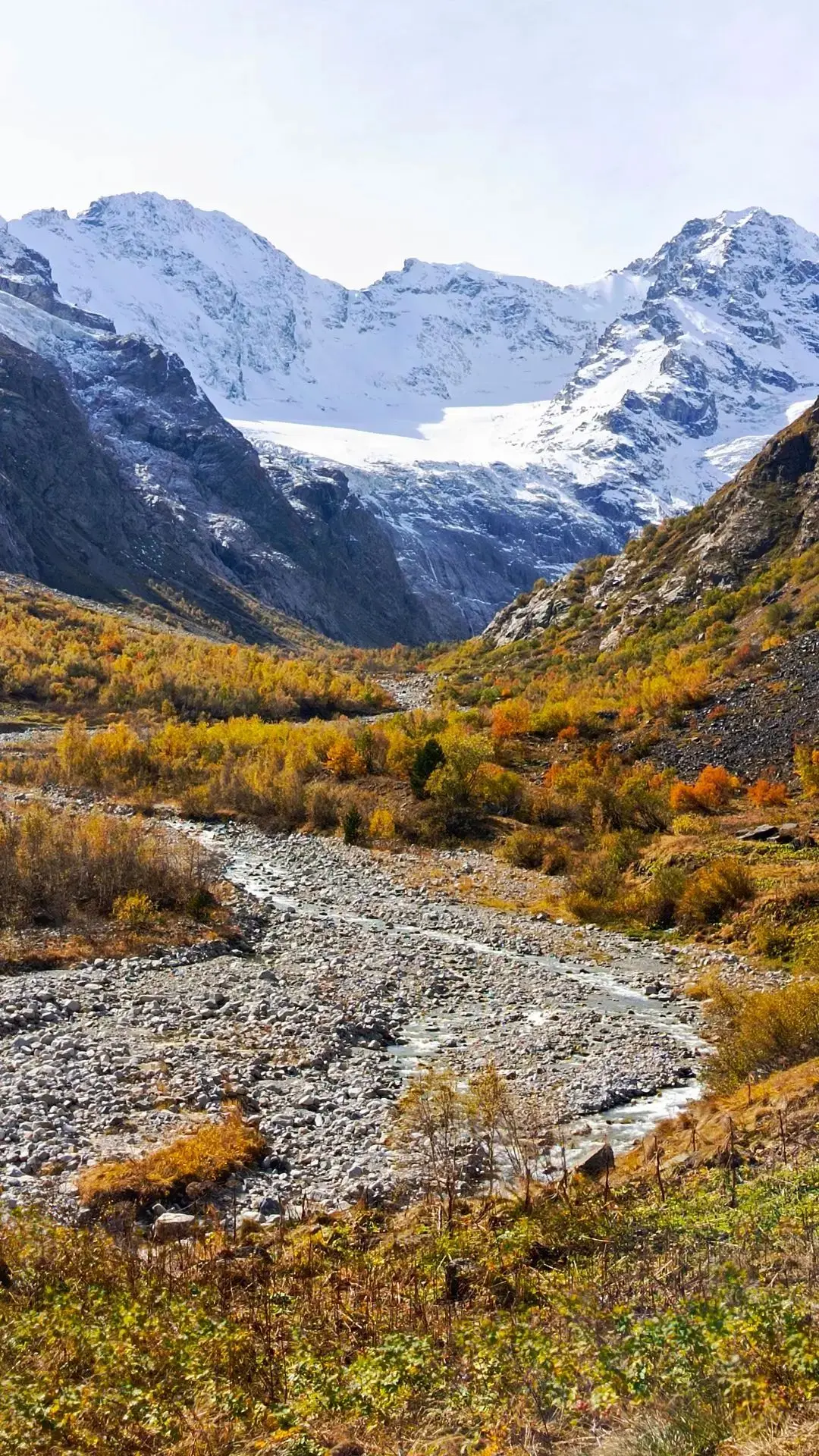 Сегодня утро доброе, потому что горы купаются в золоте...