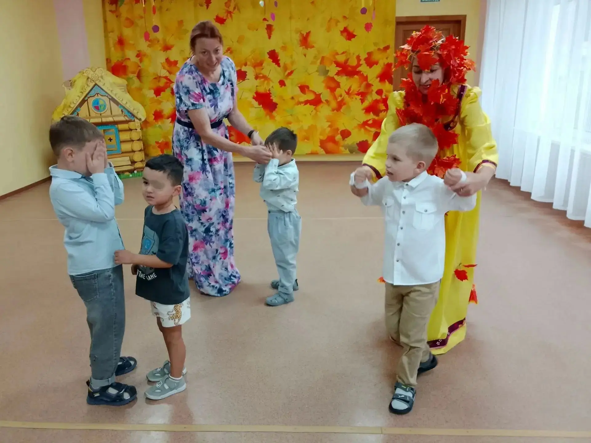 В нашей группе прошёл яркий и радостный праздник осени. В гости к ребятам пришла сама О...