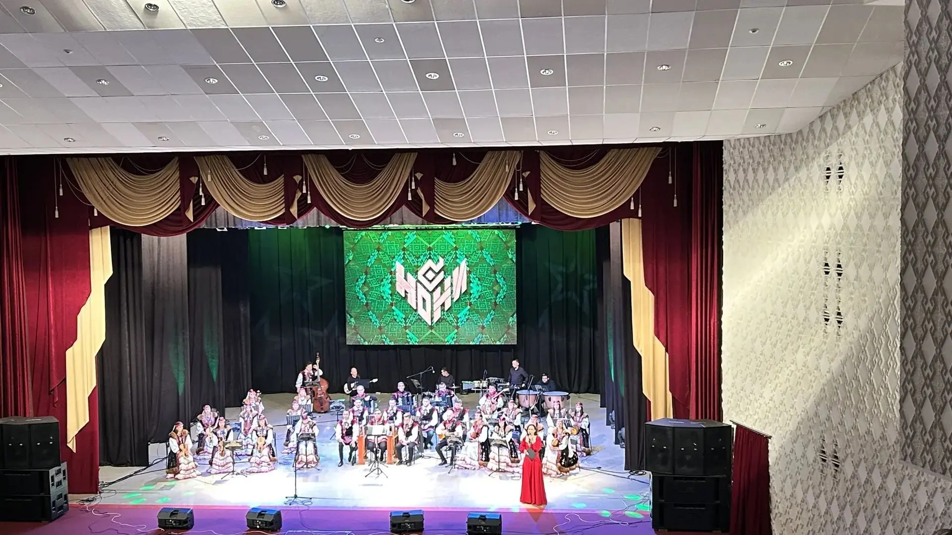 Концерт ко Дню Республики
