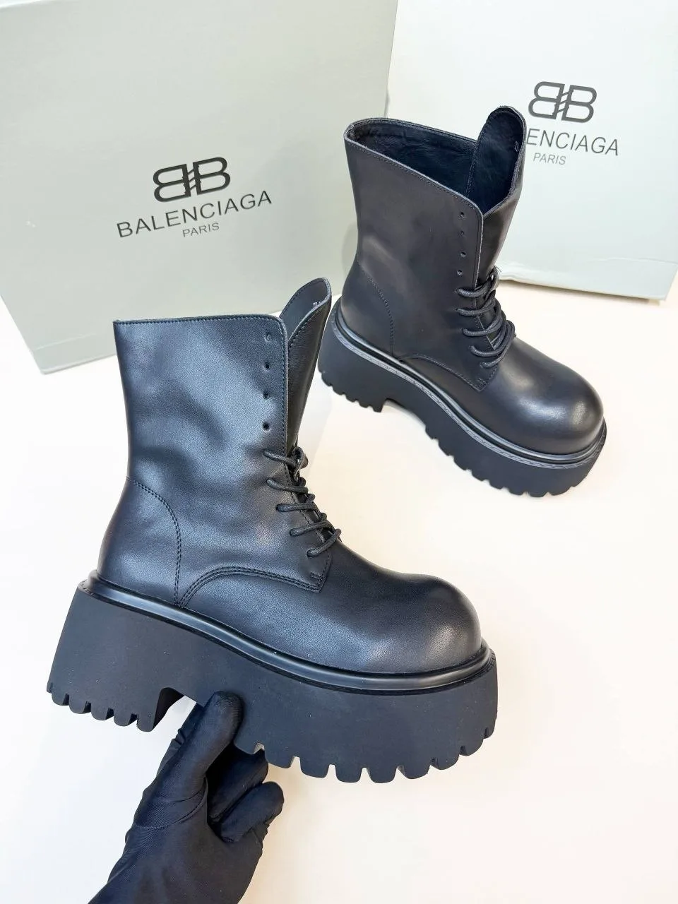 Balenciaga ботинки на подошве 6см из натуральной кожи