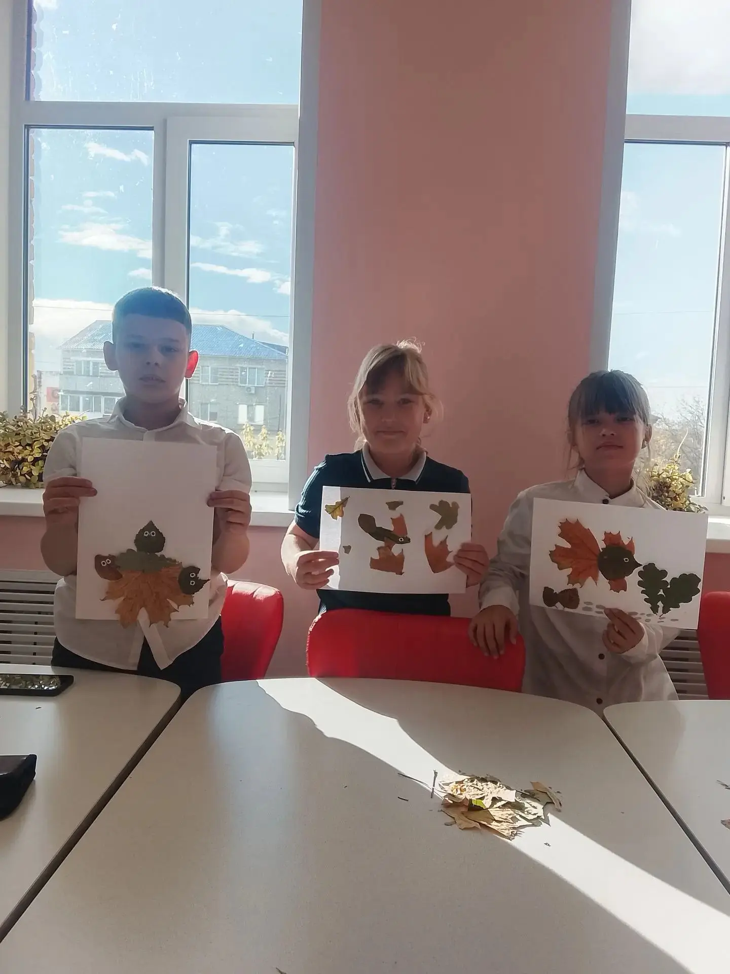 В Шатровском доме культуры в кружке «Сувенир» кипит работа! Участники создают картины д...