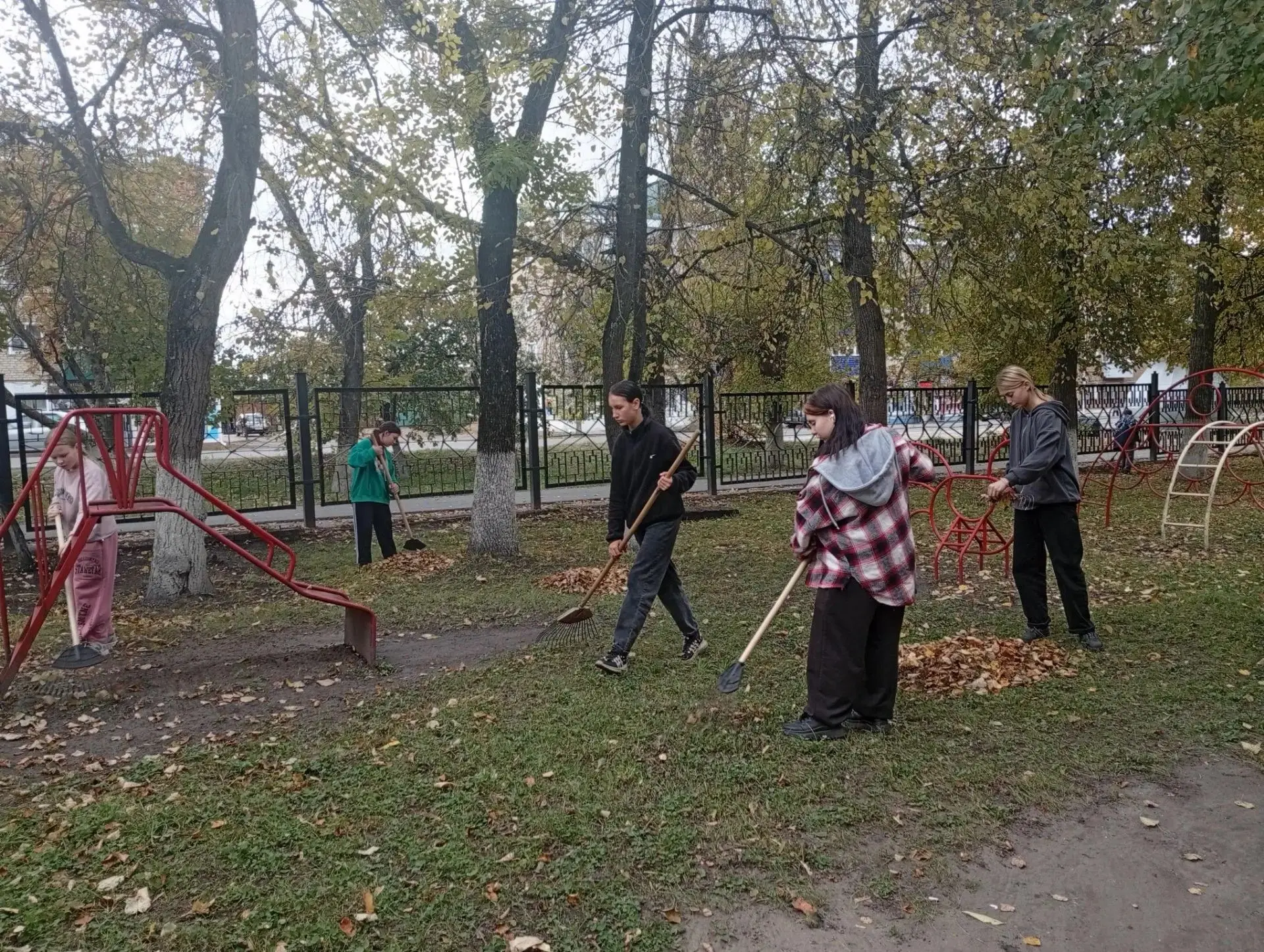 Дружным коллективом педагоги, сотрудники и воспитанники ГКОУ Сердобской школы-интерната...