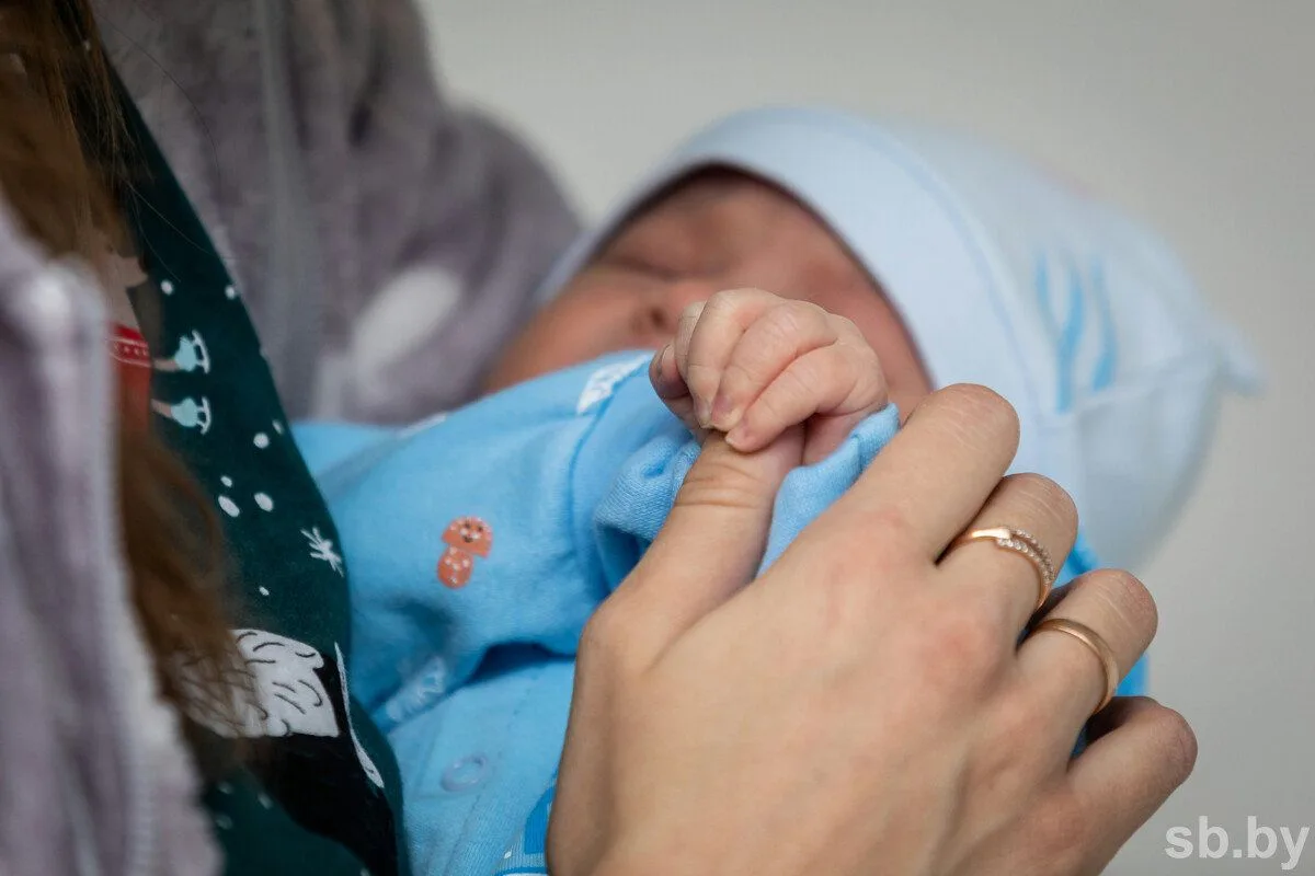 🤱От пособий до трудовых гарантий: в Минтруда рассказали о мерах поддержки семей с деть...