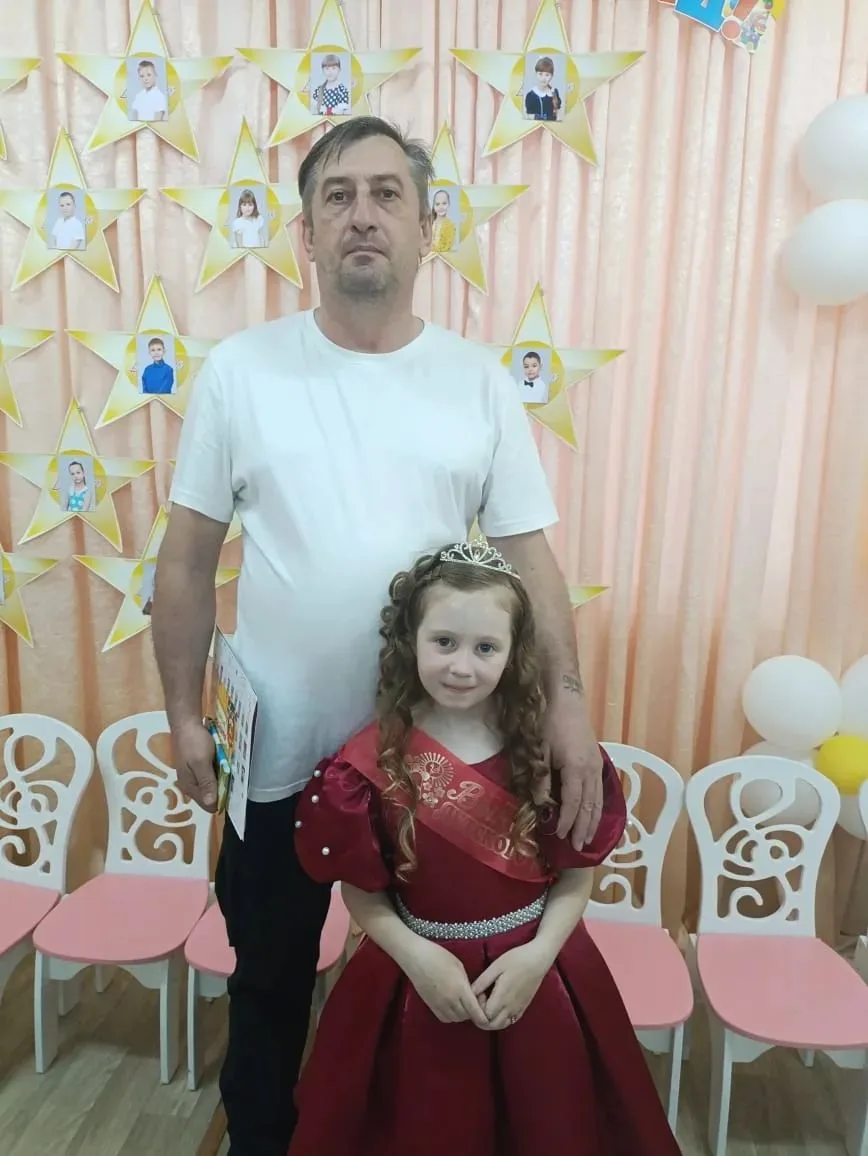 Ученики 2 "А" казачьего класса МБОУ СОШ 18 им. И. А. Мироненко поздравляют своих любимы...