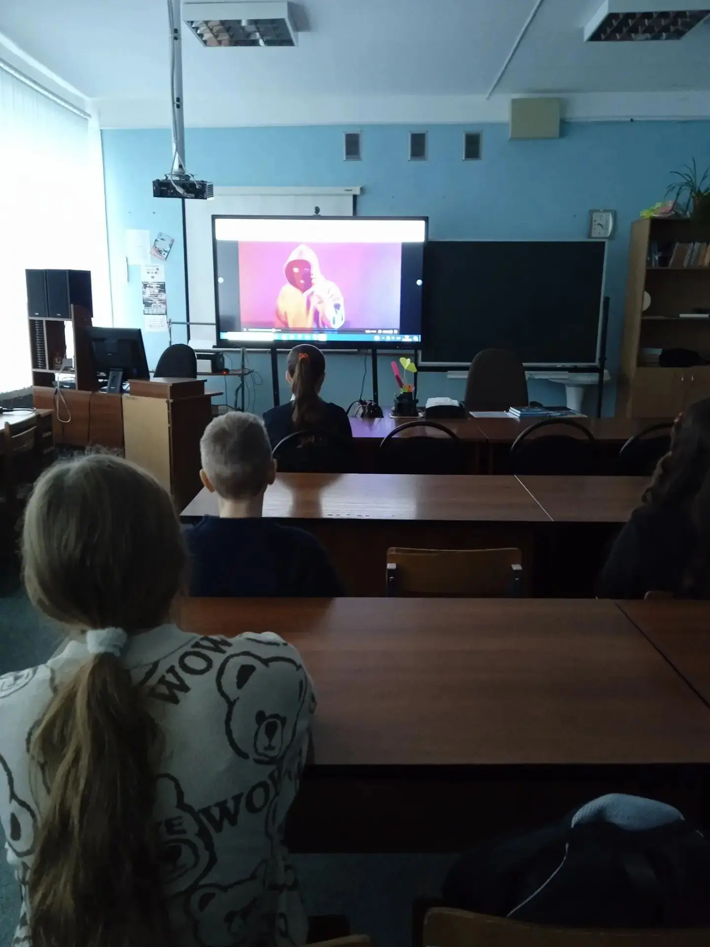 Сегодня во всех классах прошли внеурочные занятия «Разговоры о важном», посвящённые циф...