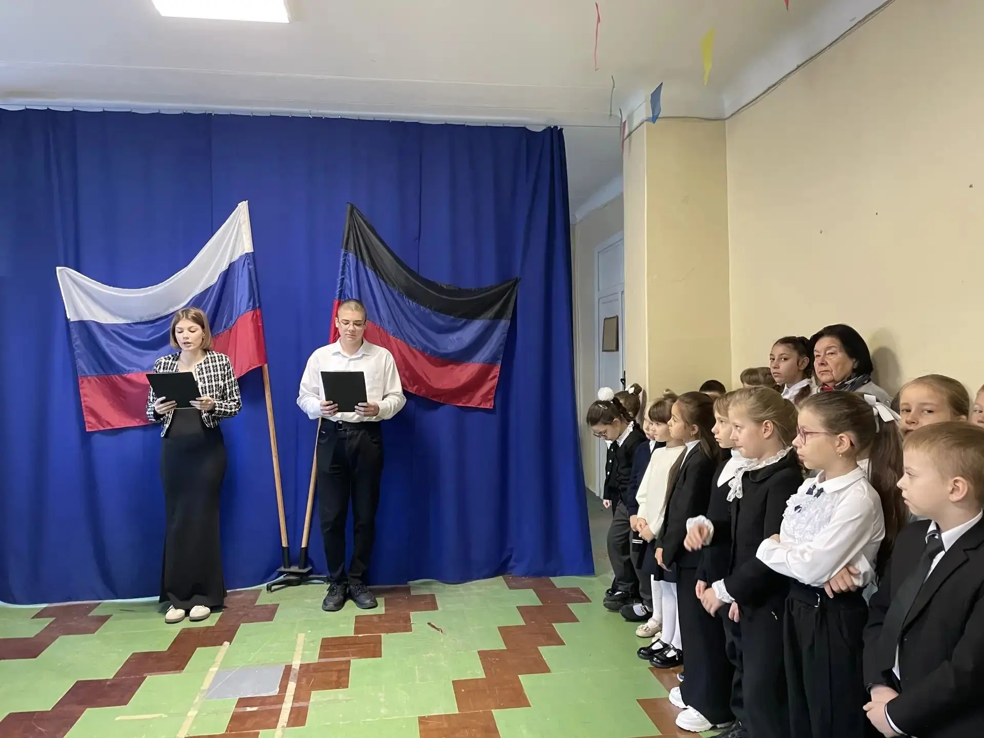 🎉 Торжественная линейка в нашей школе: добрые дела и важные разговоры! 🎉