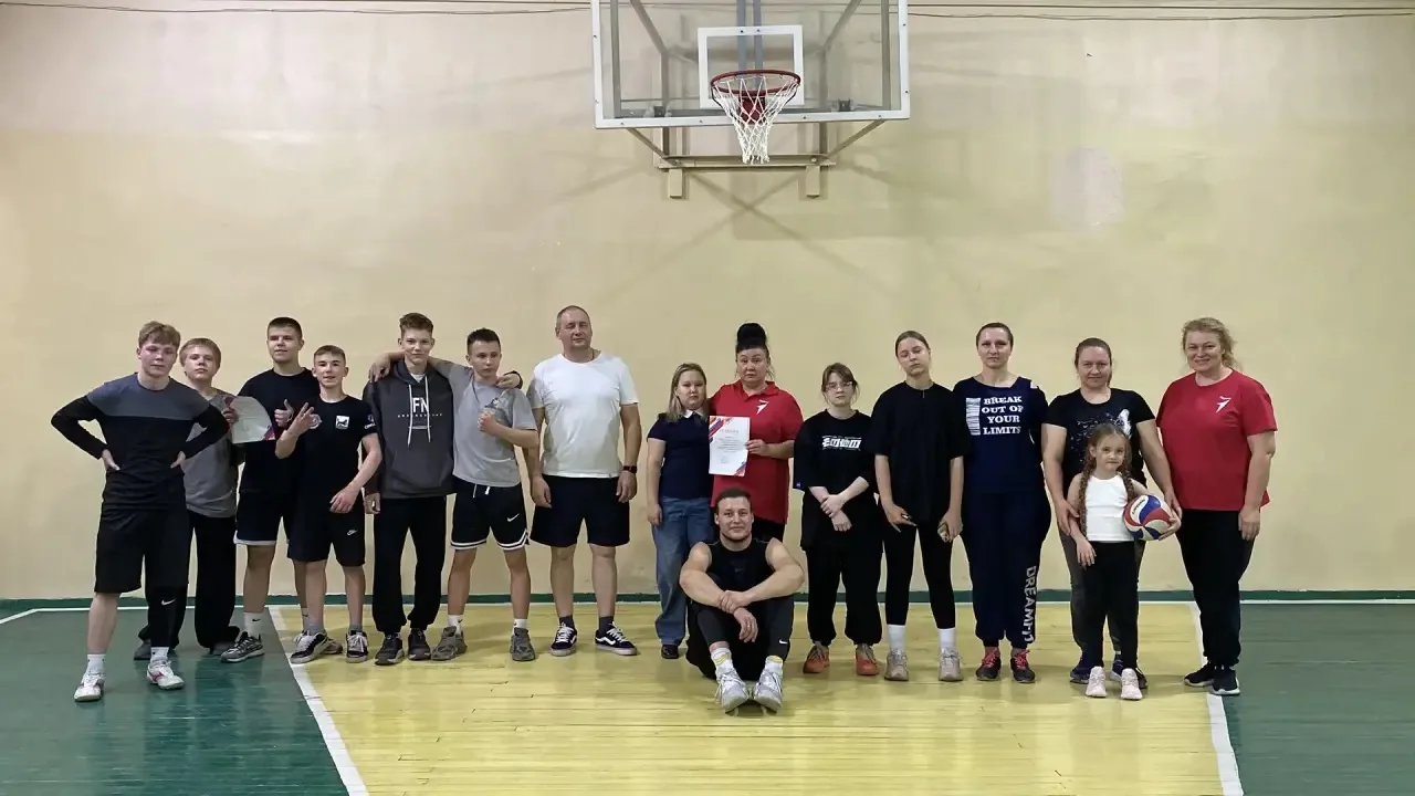 🏐 Турнир по волейболу «Родные-Любимые»: когда семья — это команда!