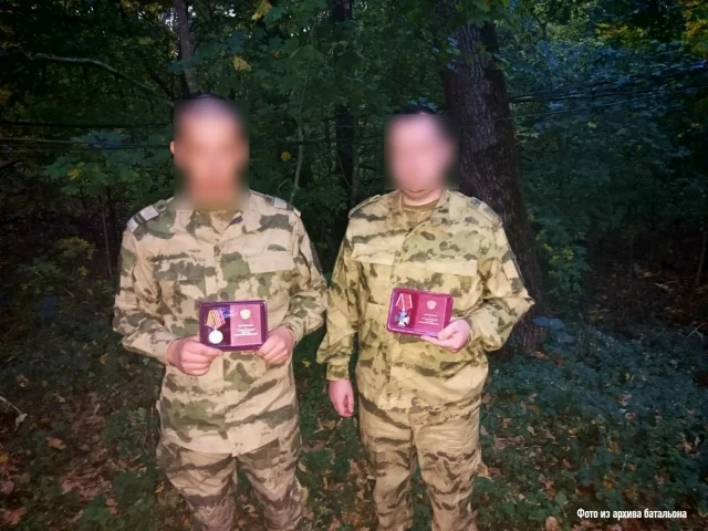 🎖 Военнослужащие второго батальона имени Салавата Юлаева Вячеслав Гасников и Артем Кур...
