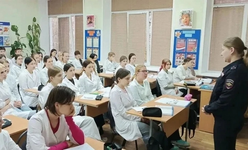 Инспектор ПДН провела профилактическую беседу со студентами