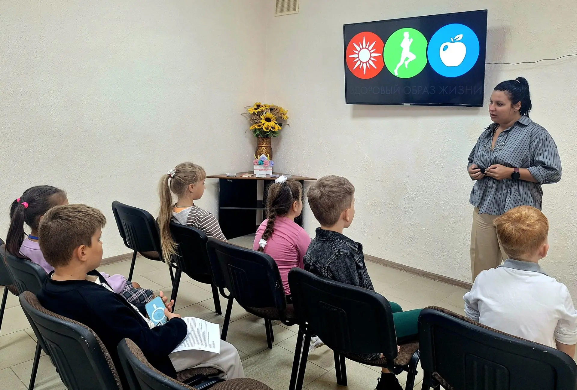 🏡 В Доме творчества прошла тематическая программа «Новое поколение выбирает здоровье».