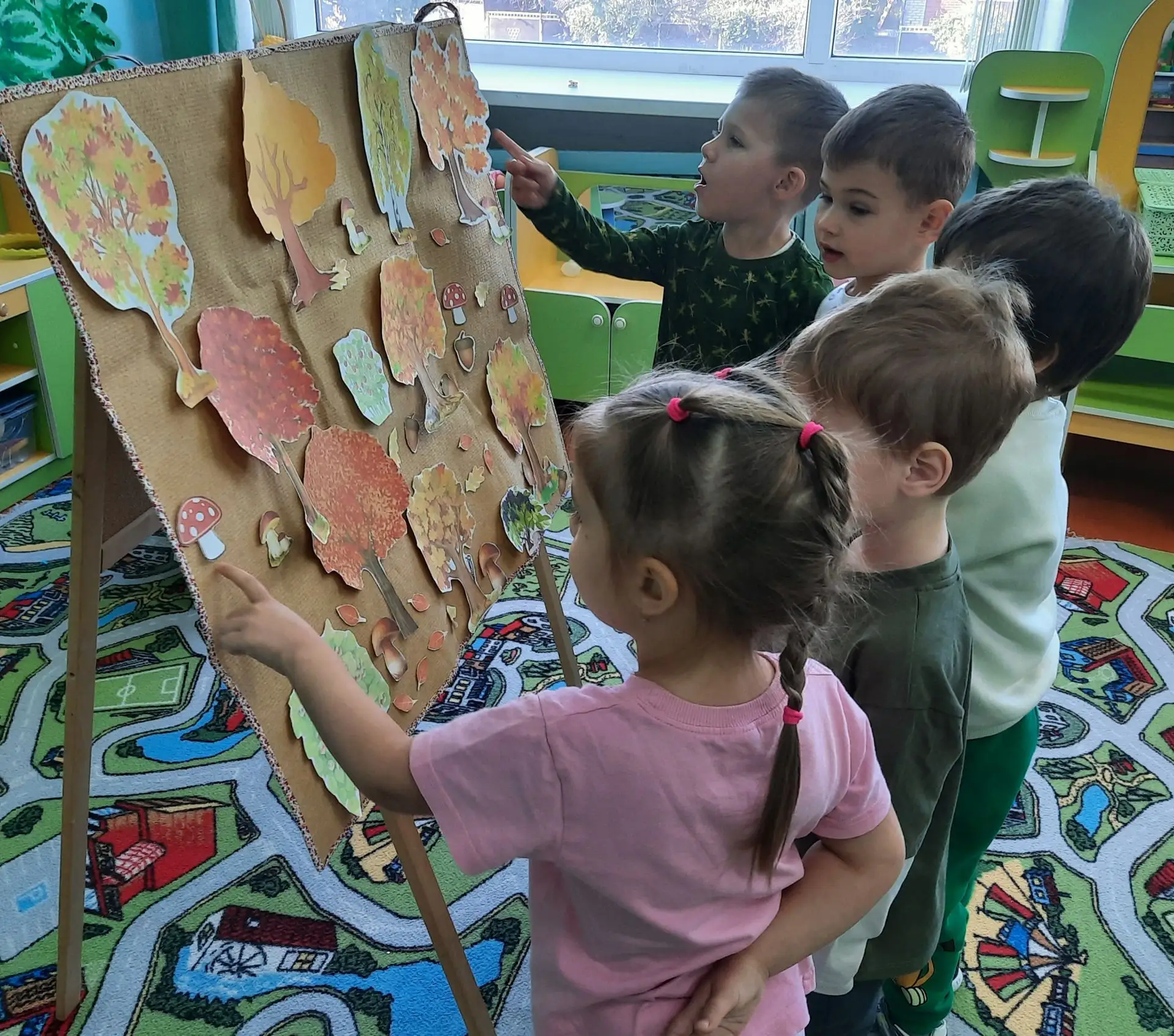 🍂Познавательное занятие «Что растёт в лесу»