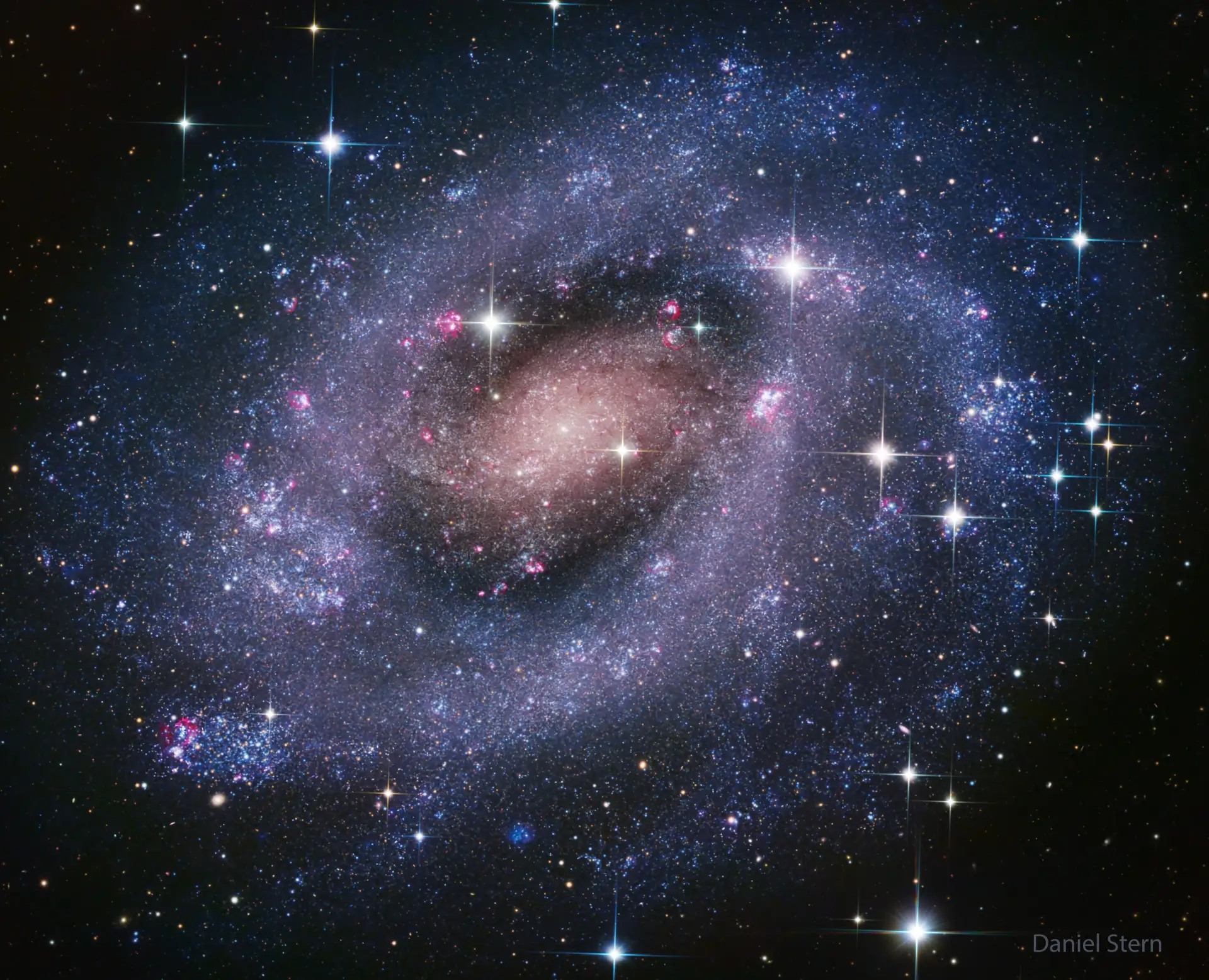 NGC 300: галактика звёзд [Космокадр 02.12.2024]