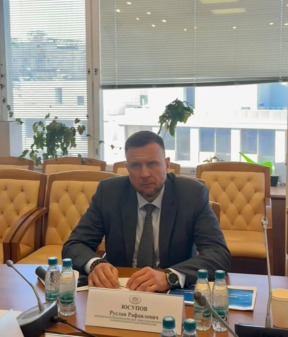 Новоизбранный депутат Госдумы Руслан Юсупов передал доли в своих компаниях в доверитель...