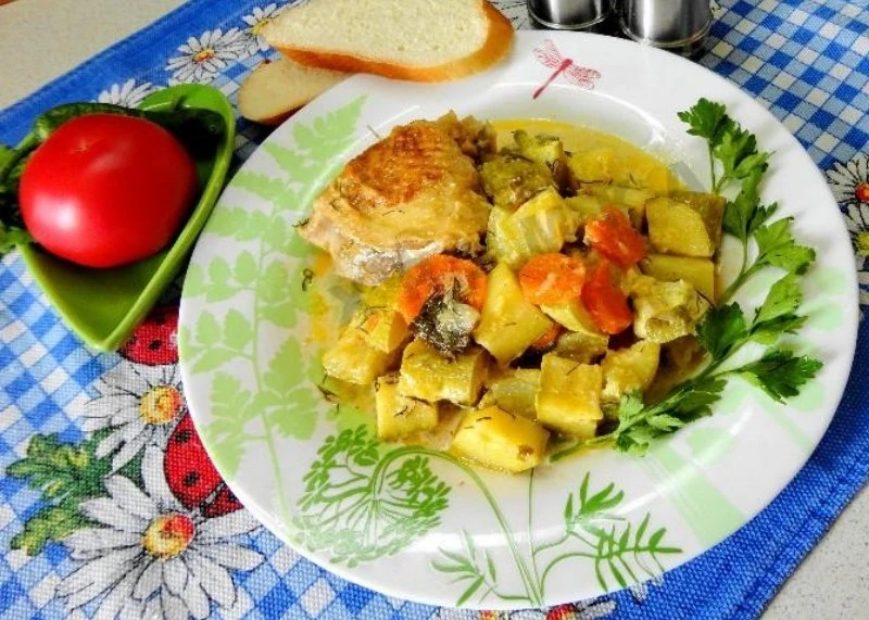 КУРИЦА С КАБАЧКАМИ