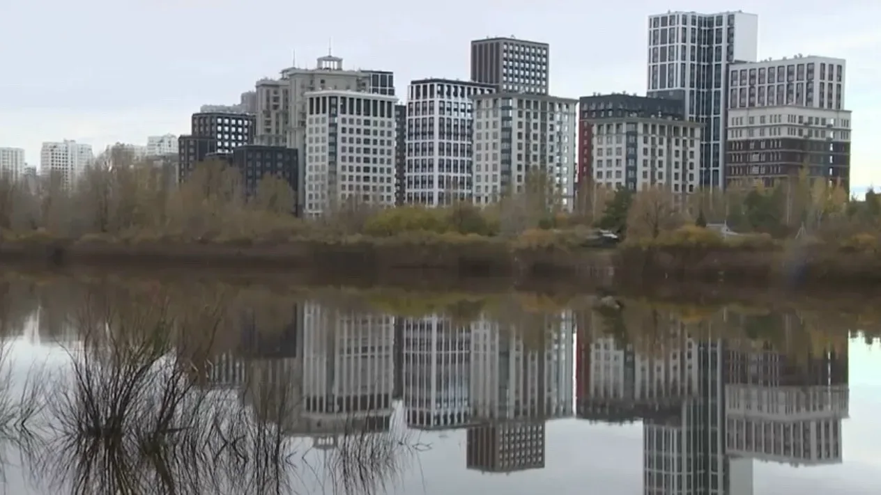 Неужели снова? Уровень воды в реке Туре в Тюмени побил исторический рекорд для осени. В...