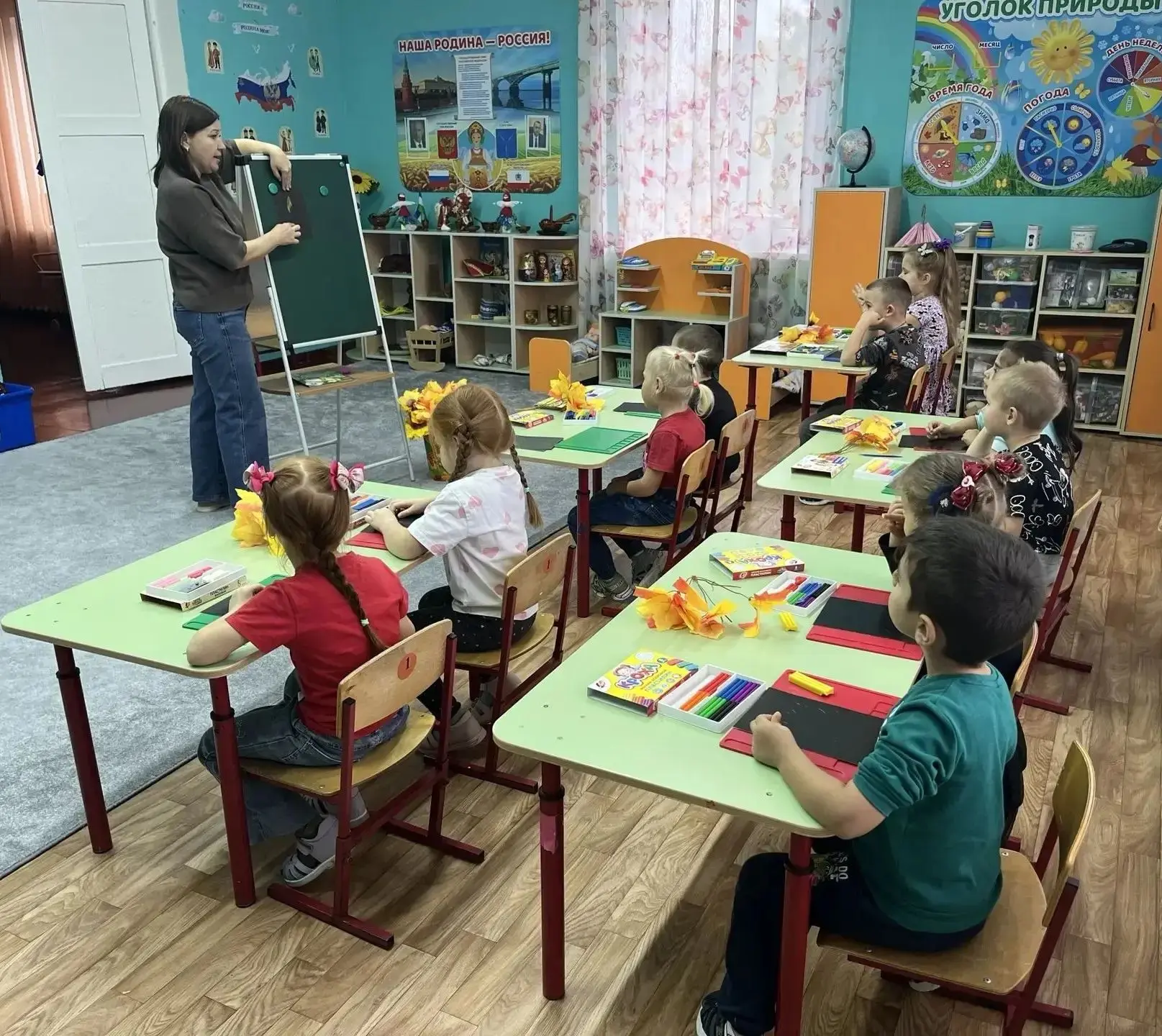 Художественно-эстетическое развитие. Пластилиногоафия.