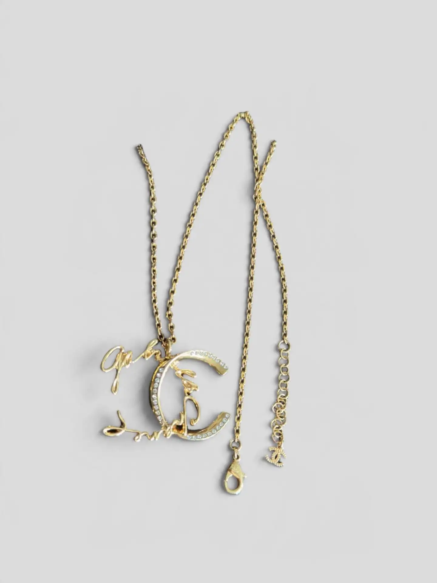 Подвеска Chanel в идеальном состоянии, полный комплект.