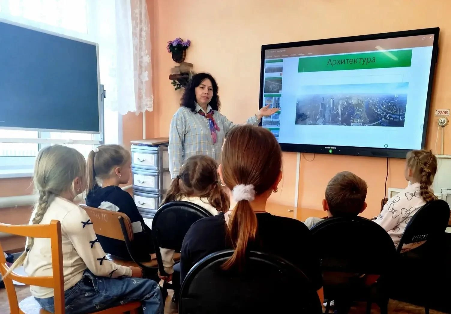 В Детской школе искусств № 40 посёлка Шишино состоялось познавательное занятие в рамках...