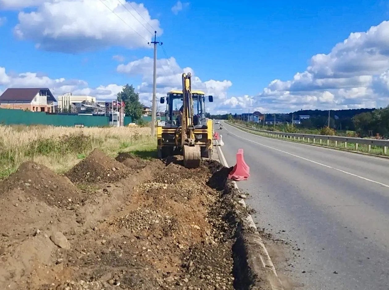 🚶‍♂️Три новых тротуара появилось на дорогах нашего округа – в Лесных Полянах на улице ...