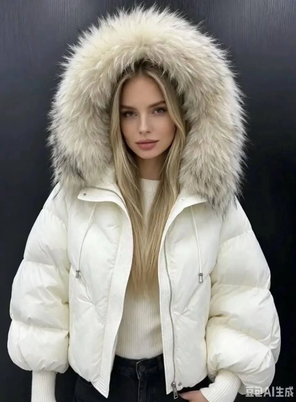 Пуховик с капюшоном из меха песца