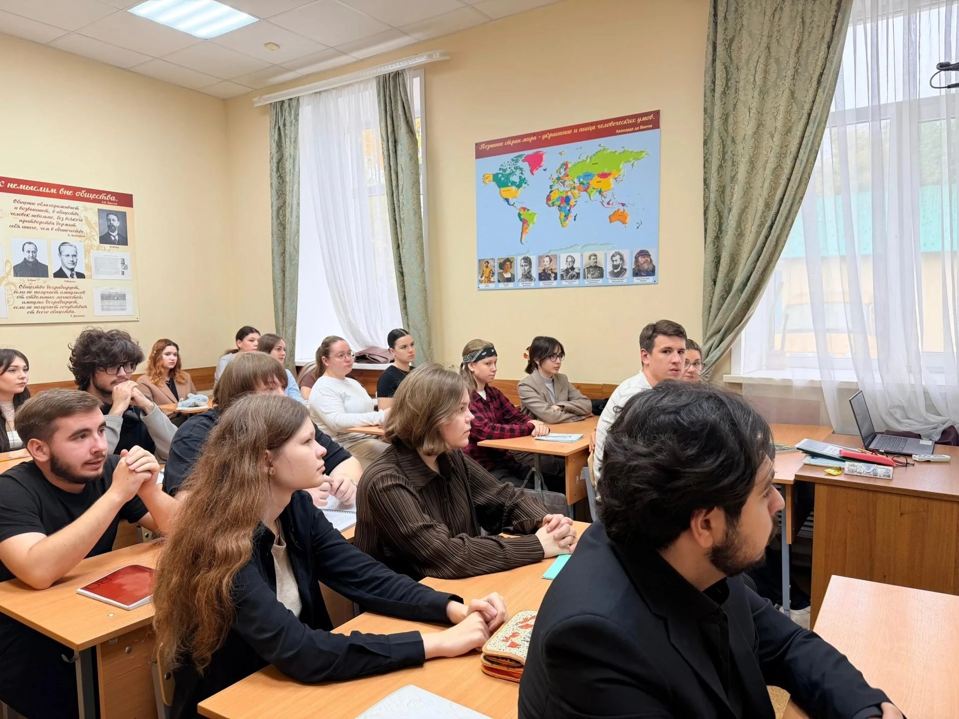 🧠 Забота о себе — это не роскошь: как прошел День психического здоровья