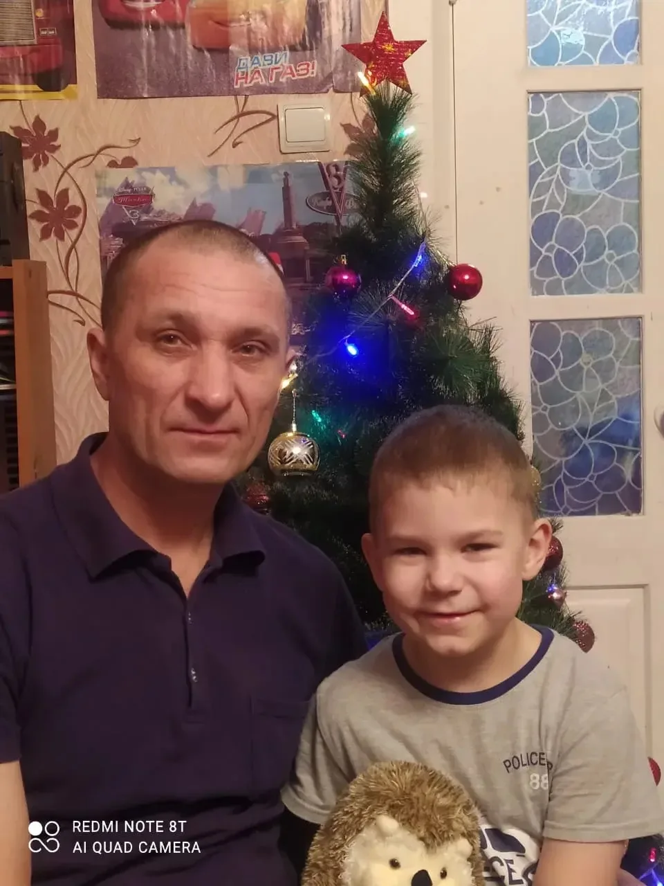 Я очень сильно люблю своего папу, он у нас самый крутой в семье.