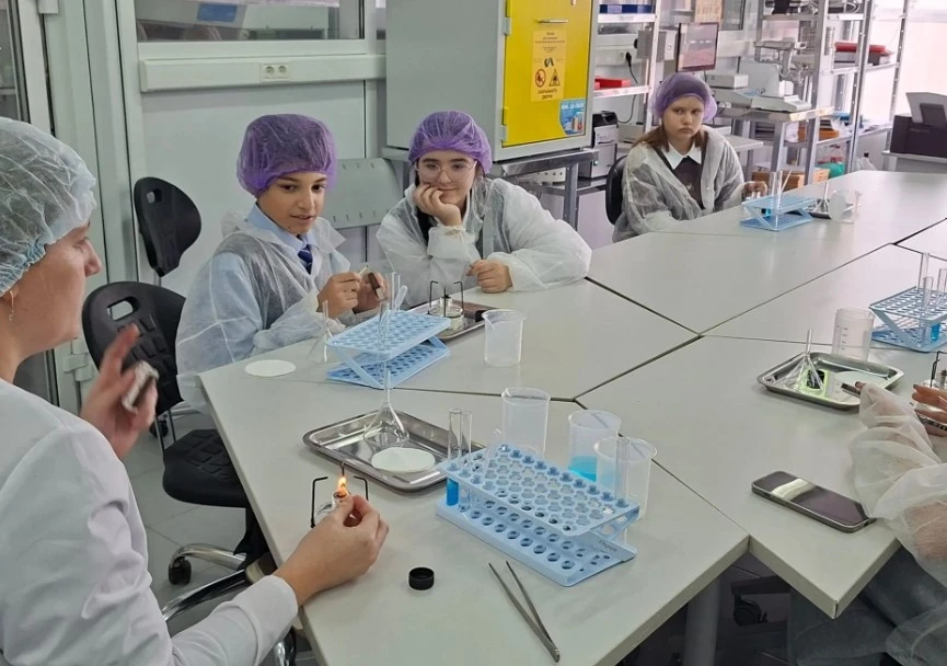 🎓 Бобровские школьники примерили на себя пять профессий