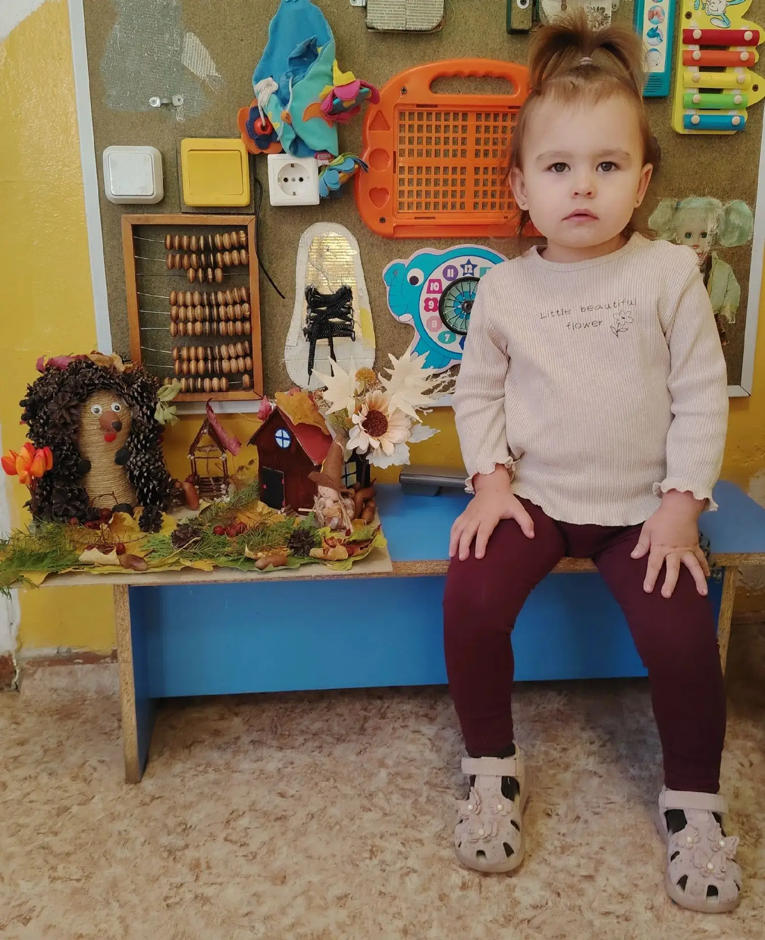 Осенний Ёжик поселился на нашей выставке.