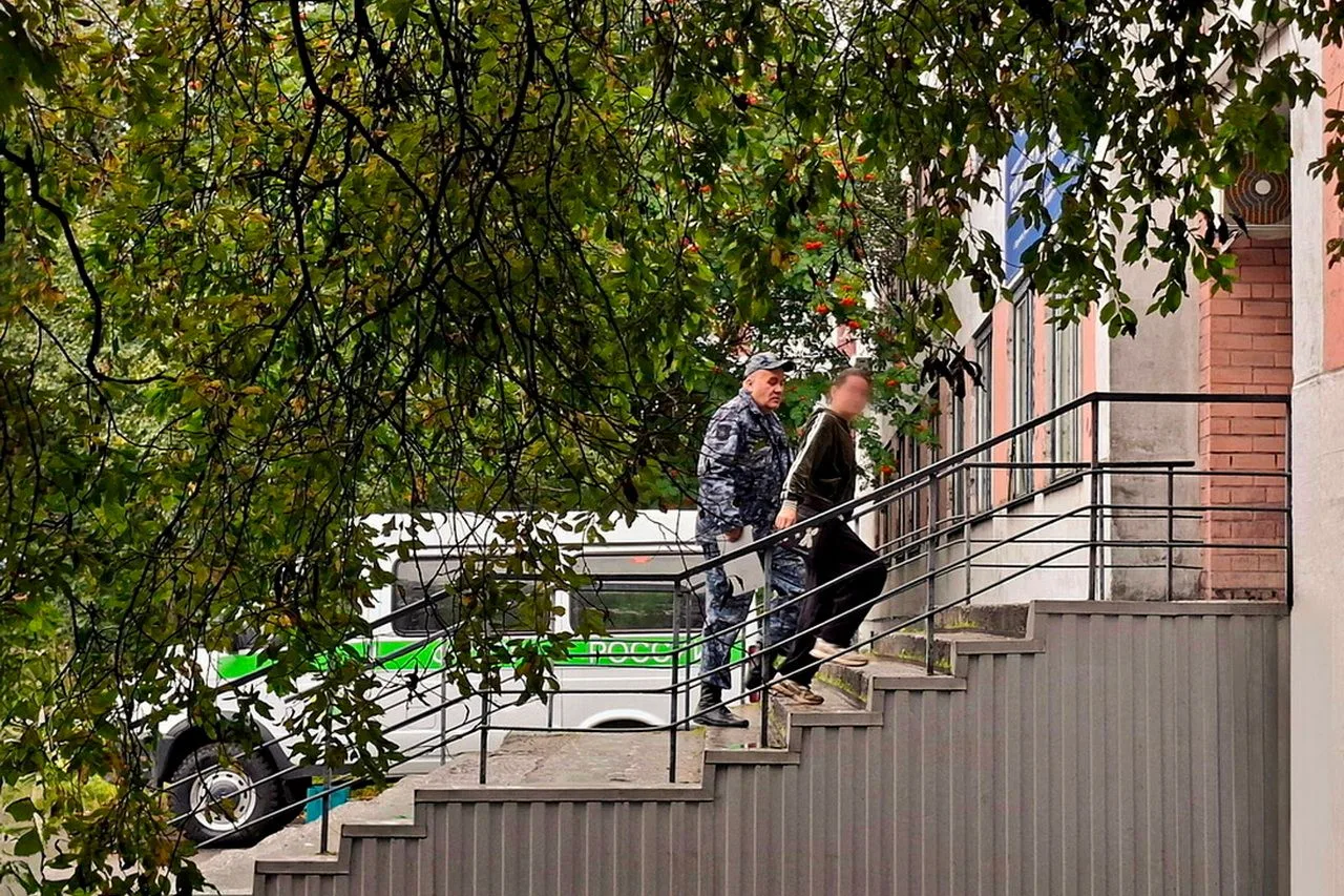 Скрыться от приставов не удалось