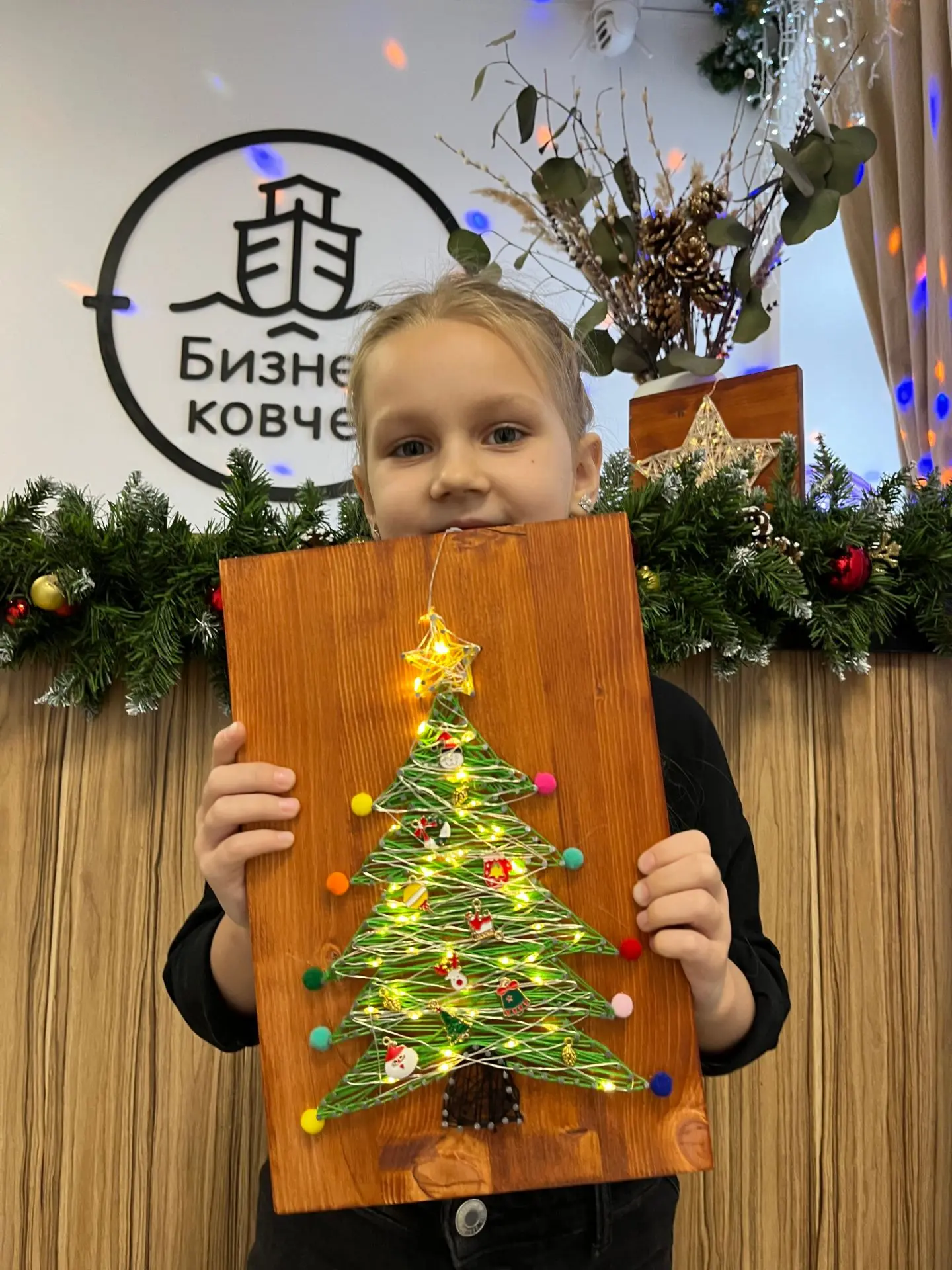 🎄 Пока лента ещё не пестрит новогодними мастер-классами, мы уже открываем бронирование...