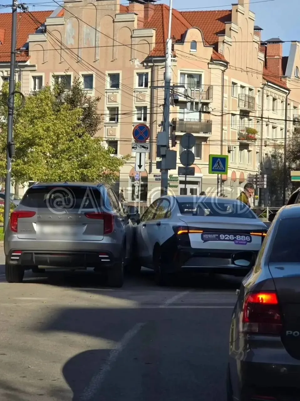 Выехать нормально с Барнаульской на Ленинский не вышло.