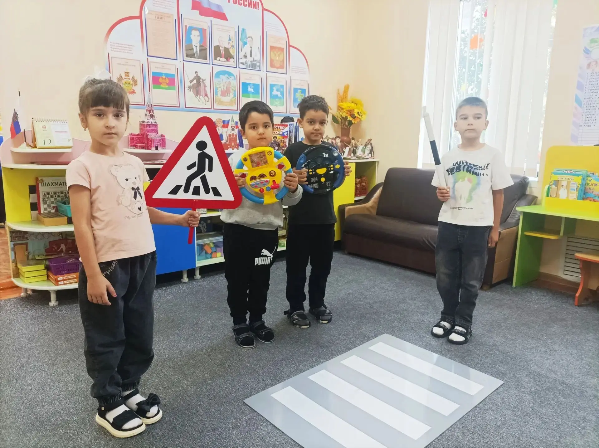 🚦🚓🚳 Чтобы уверенно  чувствовать себя на улице и не бояться движения транспорта — нуж...
