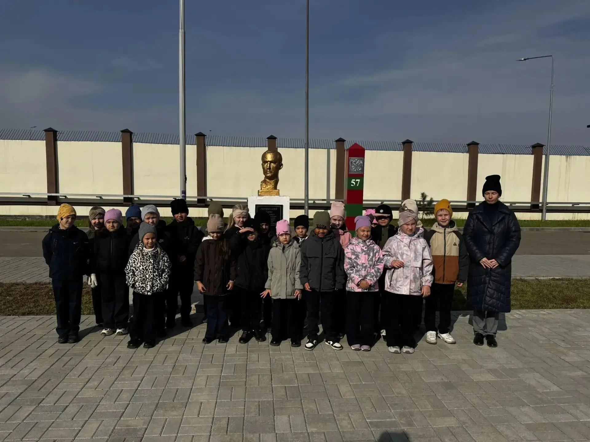 Экскурсия на заставу: урок мужества для 1 «Б» 🎒🇷🇺✨