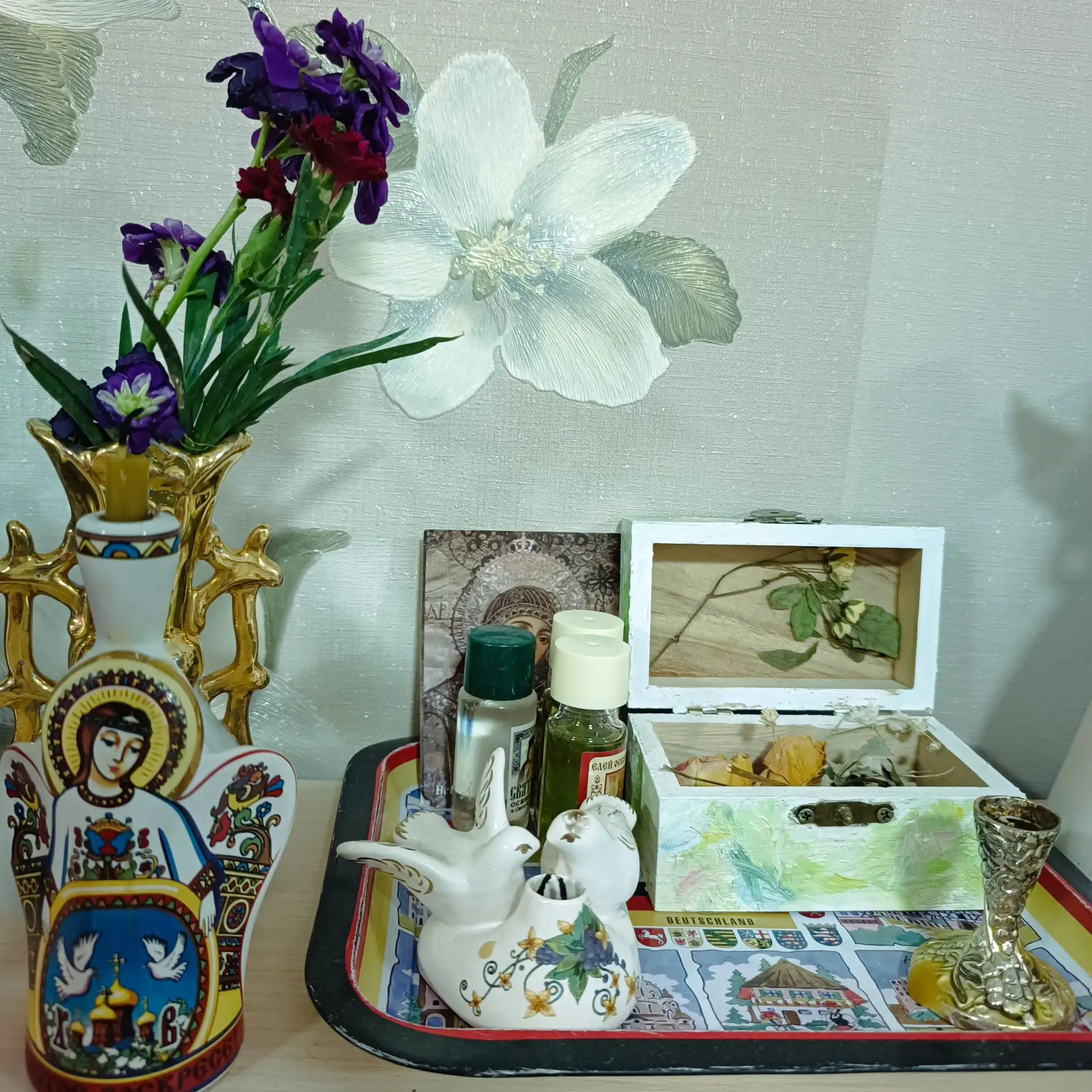 Каждый уголок дышит покоем, даже стены обнимают.