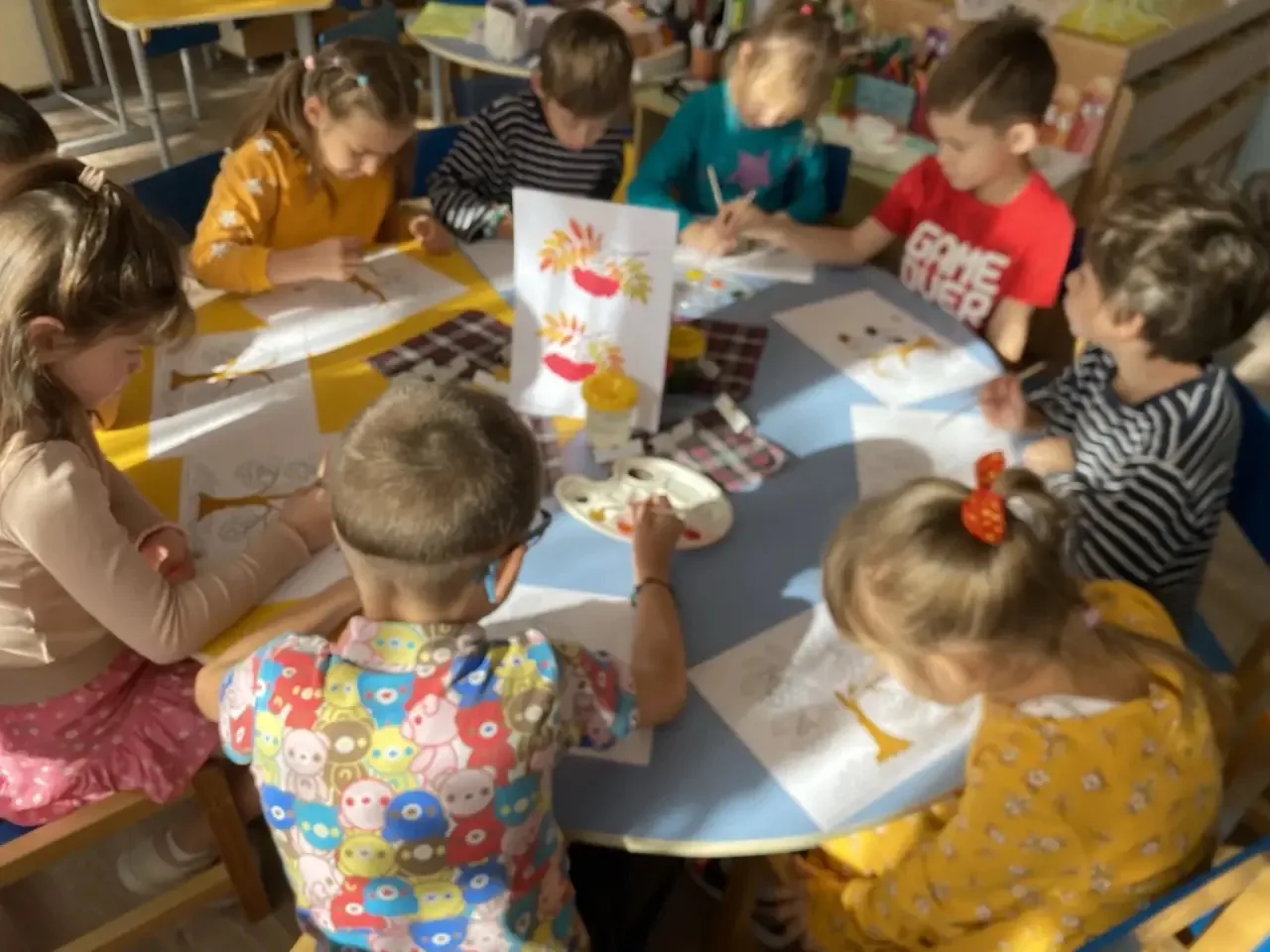 Осень - удивительная пора, а рябина - настоящая королева осеннего леса! В подготовитель...