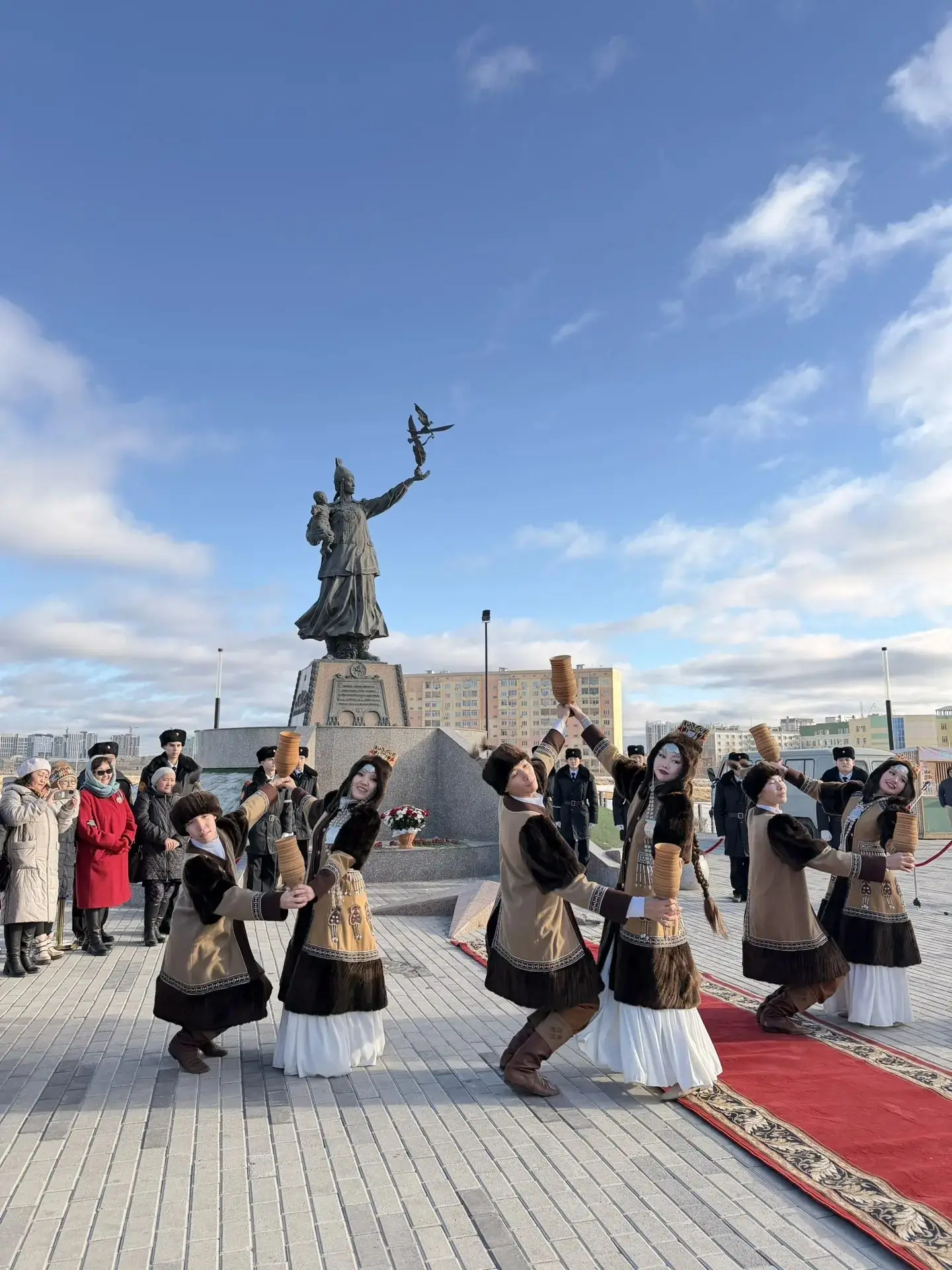 🌷 С благодарностью и любовью к нашим матерям