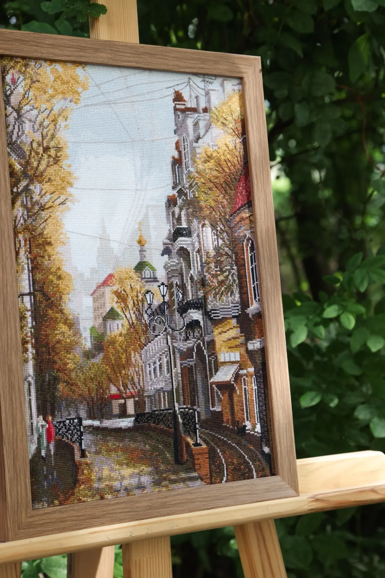Осень особенно располагает к неспешным прогулкам по Москве 🍂
