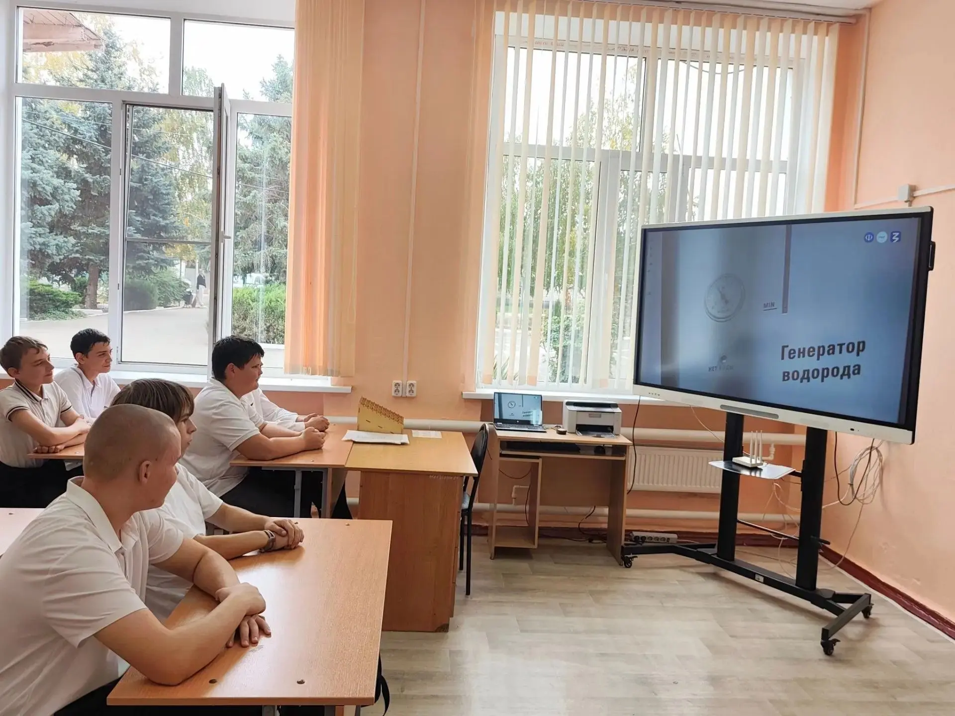 «Россия комфортная: энергетика» — так звучало сегодняшнее профориентационное занятие дл...