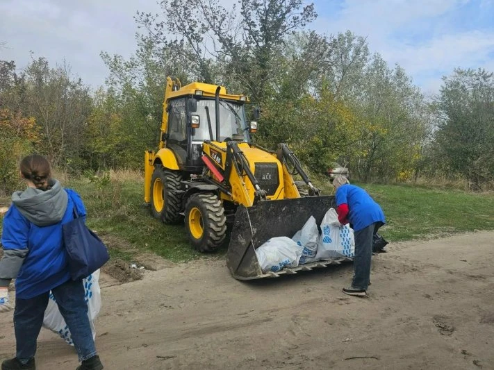 Шахтинцы приняли участие в  межмуниципальном субботнике