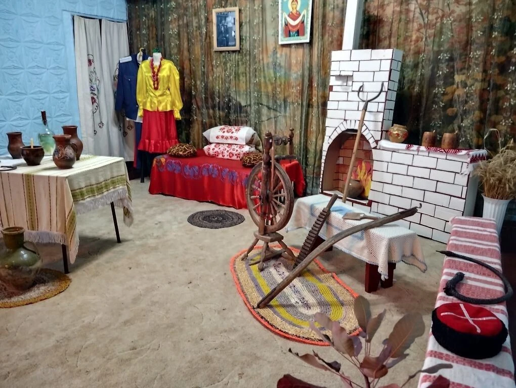 В Ровеньках прошла выставка "Казачий быт родного края"