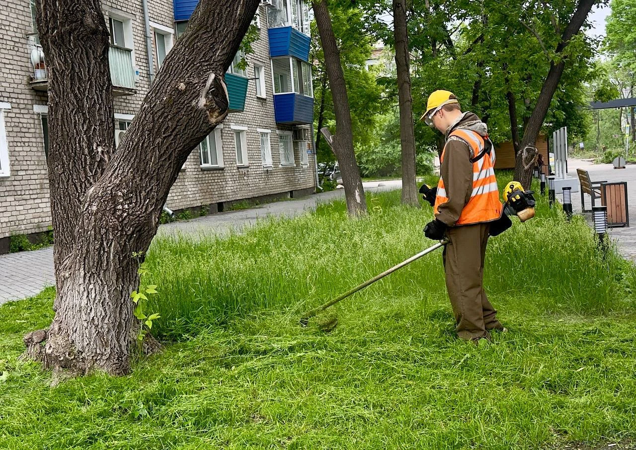 ⚡В БЕЛОГОРСКЕ СКОСИЛИ 506,6 ТЫСЯЧИ ПОГОННЫХ МЕТРОВ ТРАВЫ.